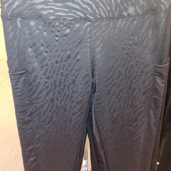 CM Fashion Womens Zebra Patterned Leggings, with pockets- Black - Picture 7 of 9